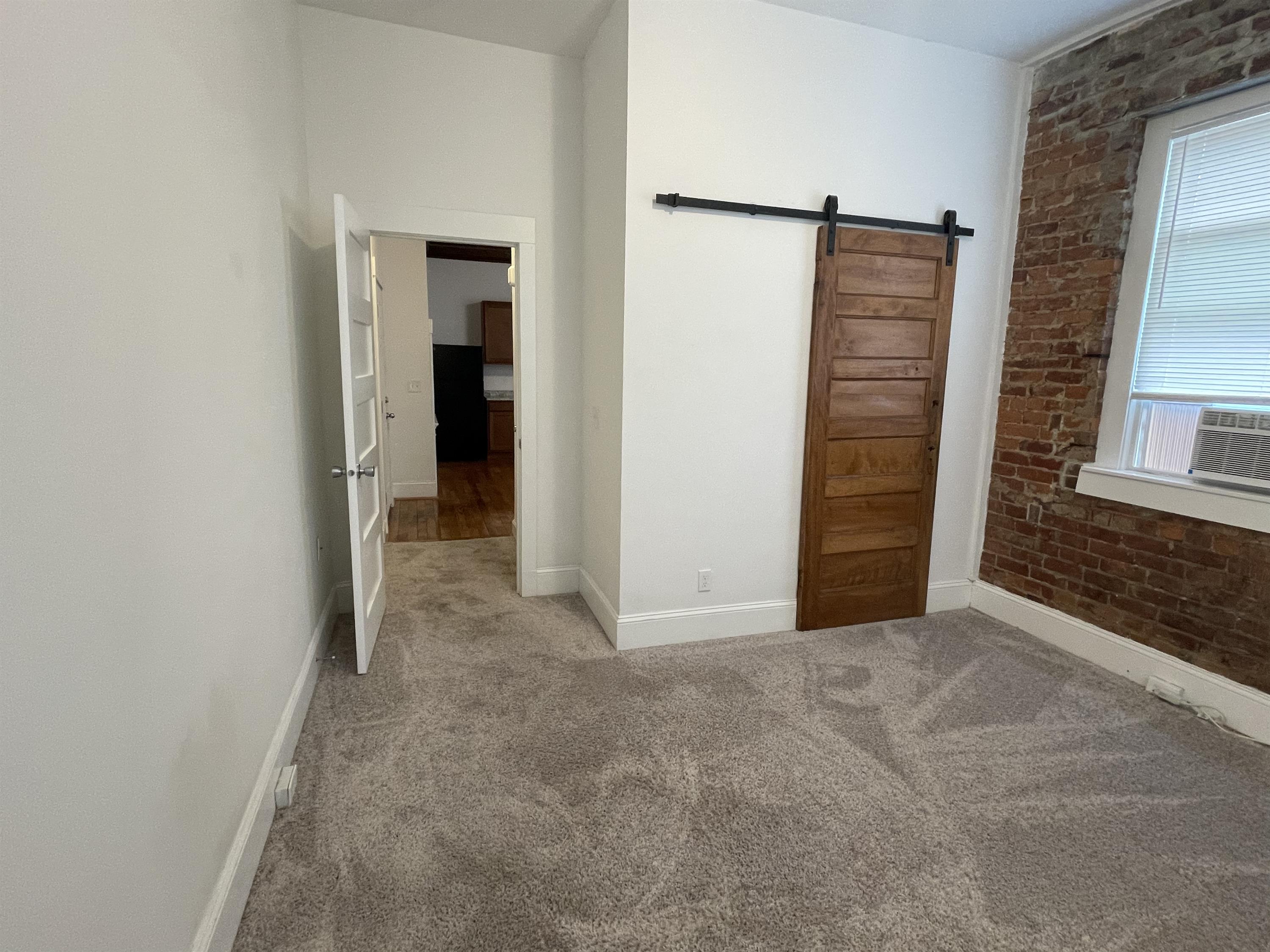2415 Maplewood Ave - 10