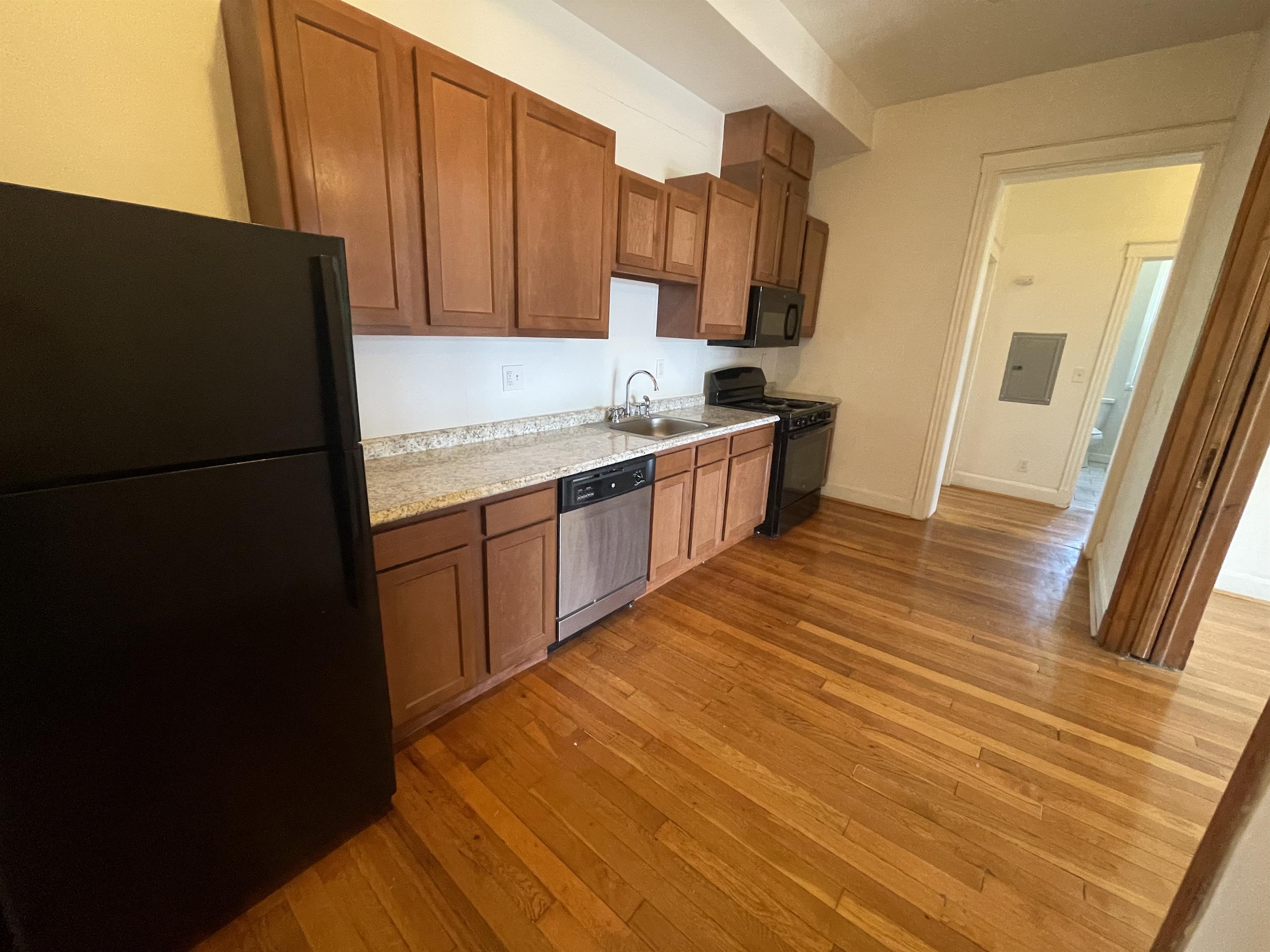 2415 Maplewood Ave - 11